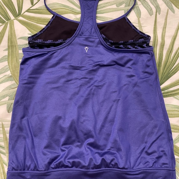 Iviva girls size 14 / ladies size XS, sports tank top with build in bra - Picture 2 of 4